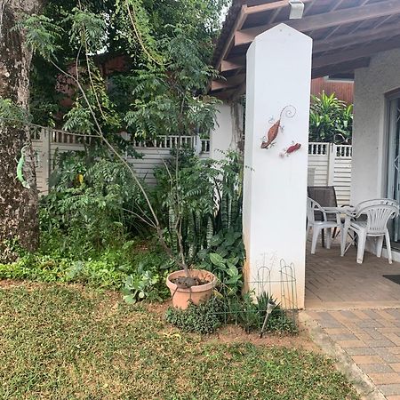 Plum Cottage Mbombela Екстер'єр фото